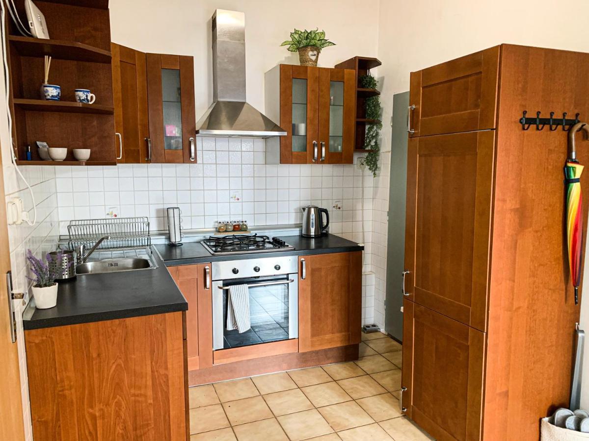 Cozy Downtown City Living Bratislava Buitenkant foto