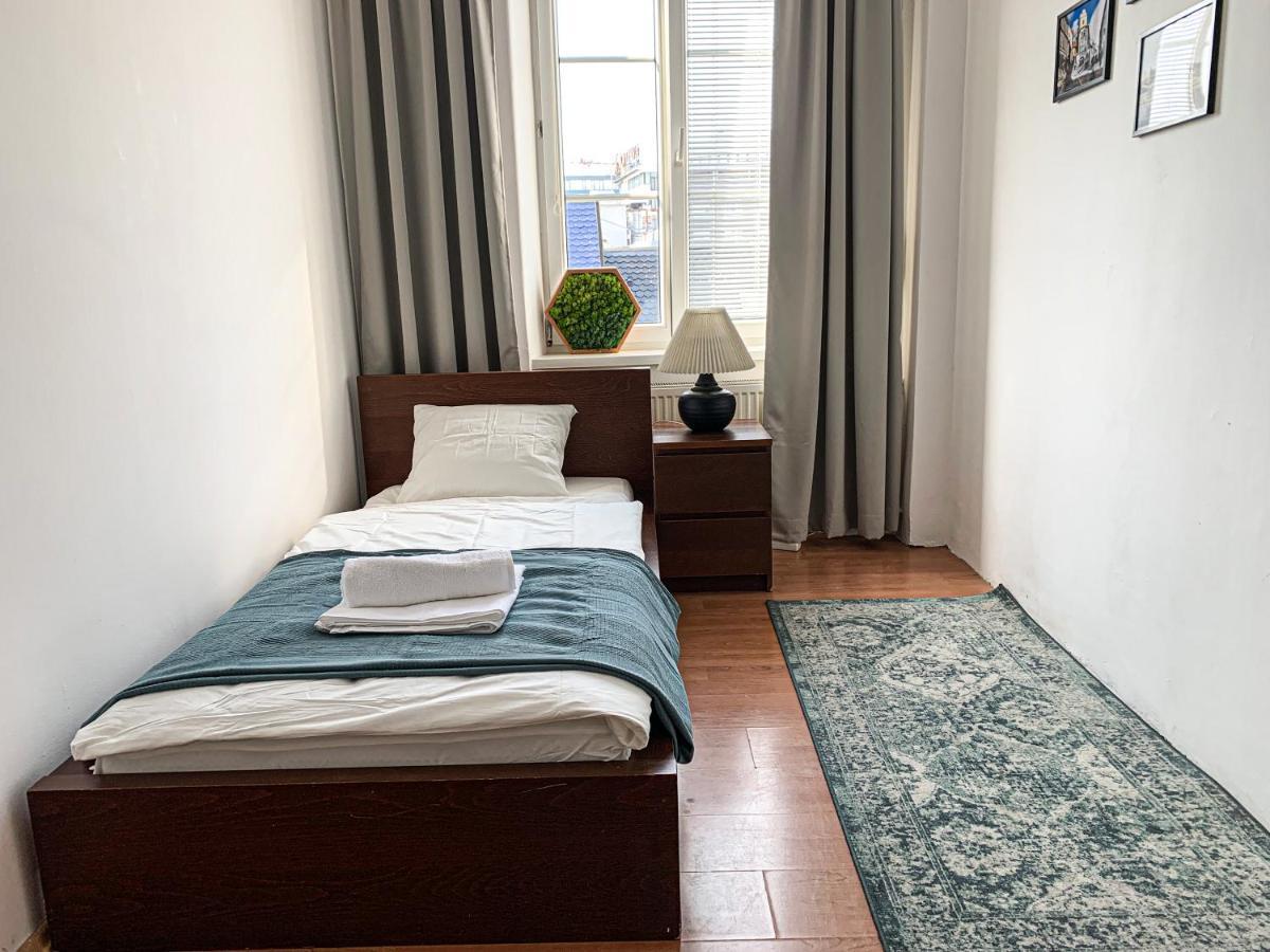 Cozy Downtown City Living Bratislava Buitenkant foto